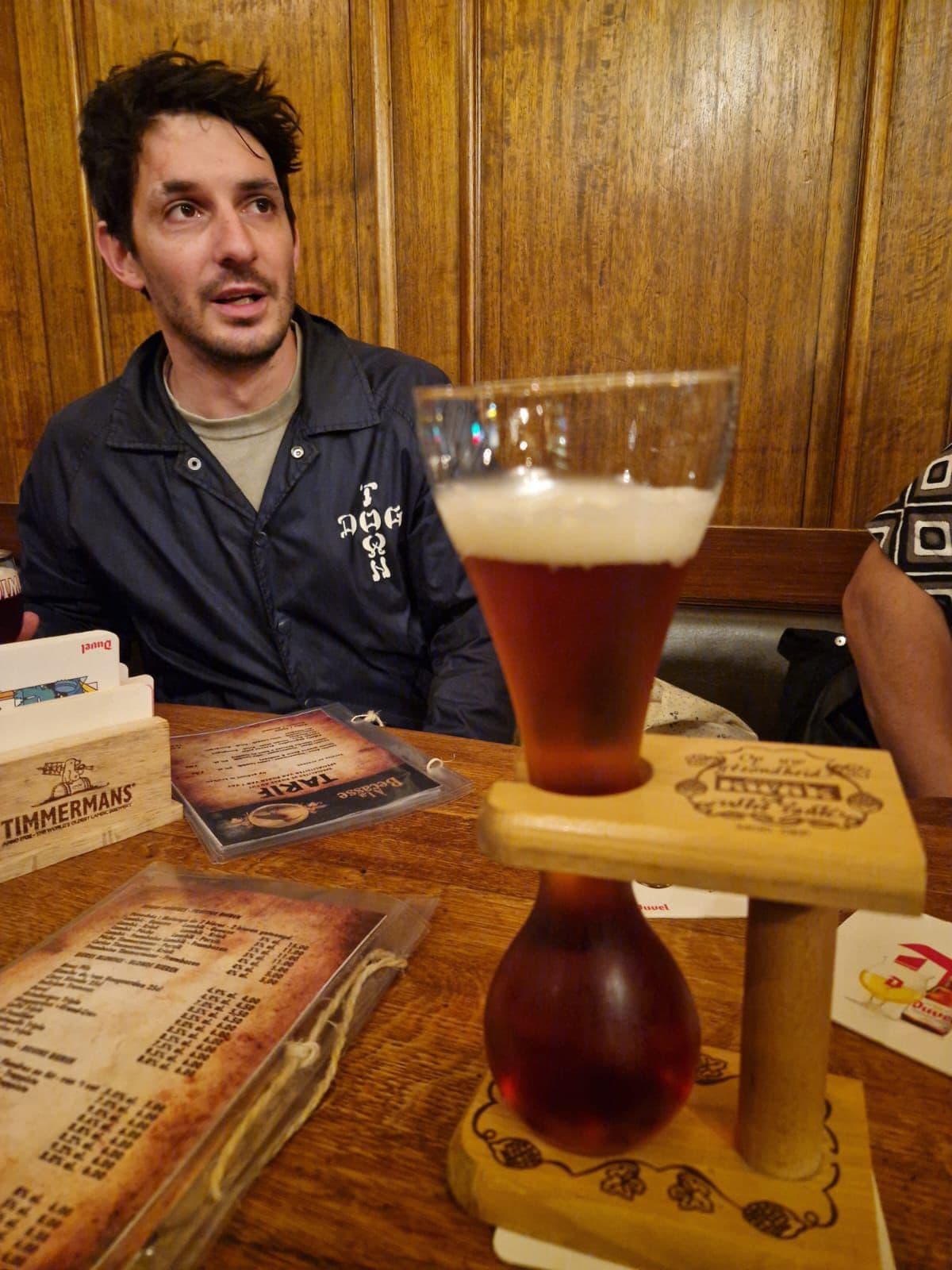Image of Tin TIn walking down a fire escape